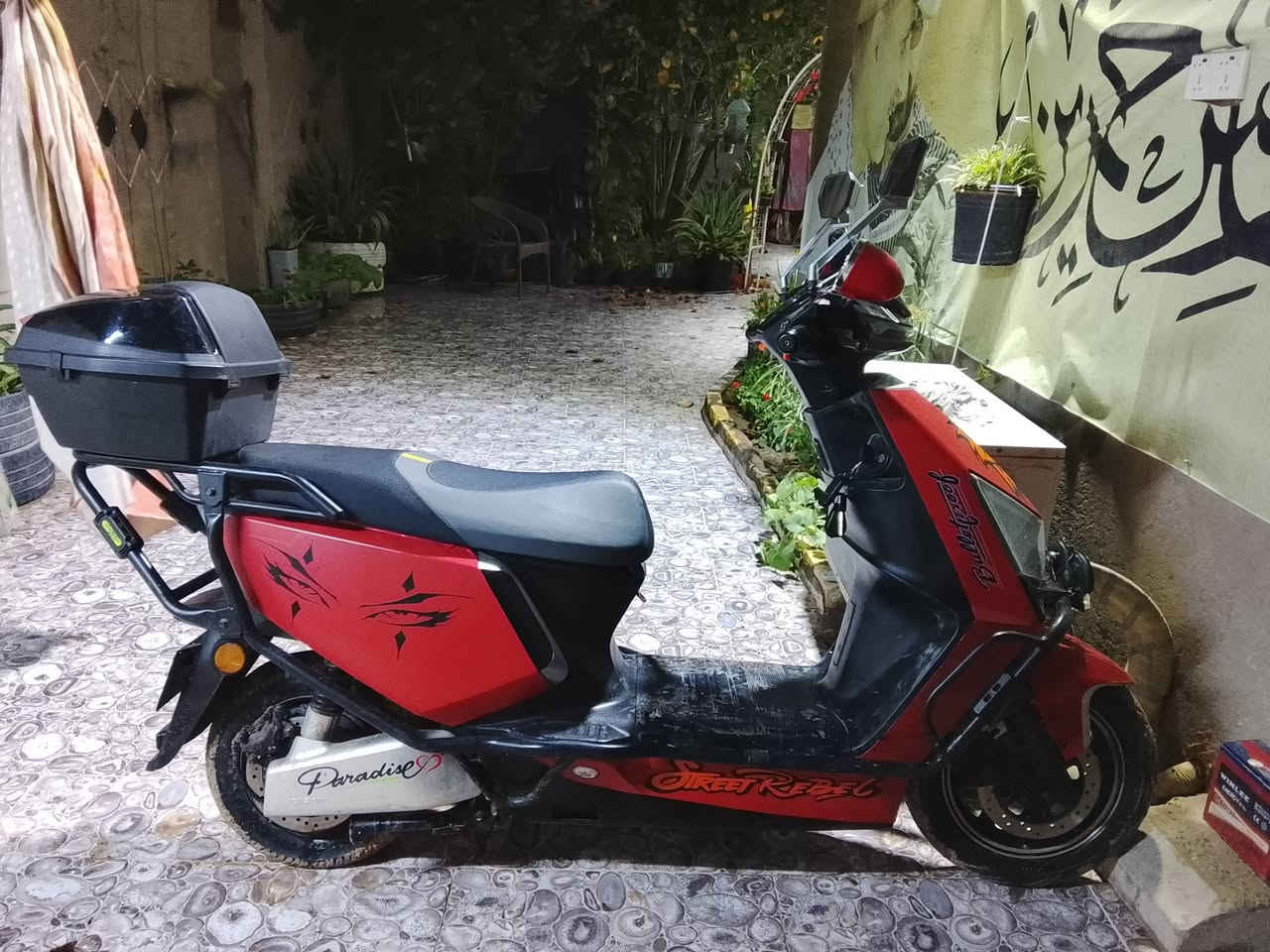 سلام عليكم دراجه شحن لبيع 6بطاريات نضافه 99بلميه دراجه سوده بس موشمه فابلون احمر سعر 800بيه مجال لمكان بصره هارثه طاقه رقم ***********

