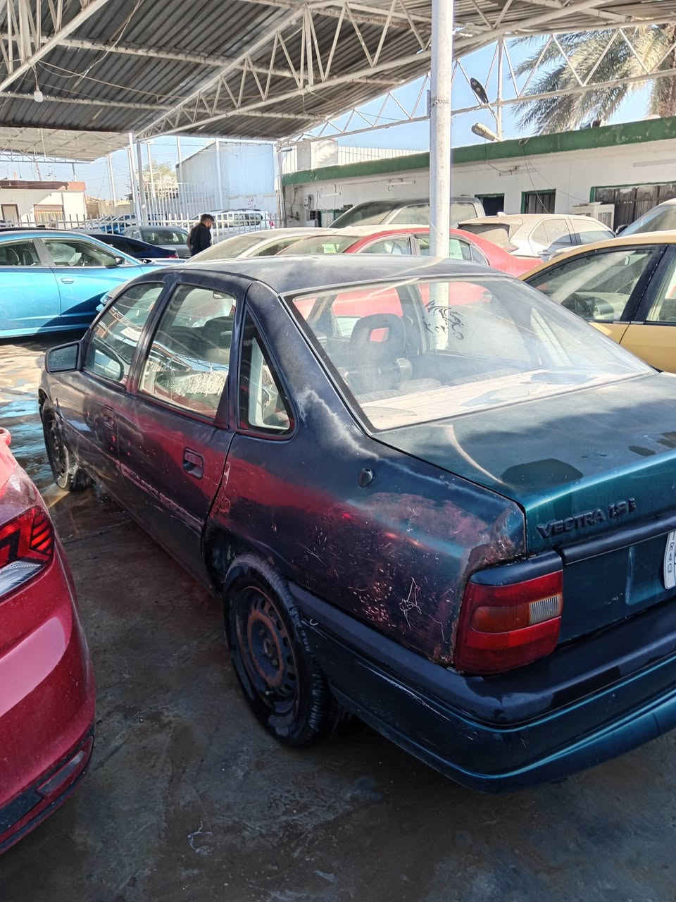 فكترا ٩٤ سيارة حلوة يرادلها صبغ جاردة ما بيها حادث محرك ١٨٠٠ رقم بغداد سعرها ٣٤ وبيها مجال هاتف ***********
