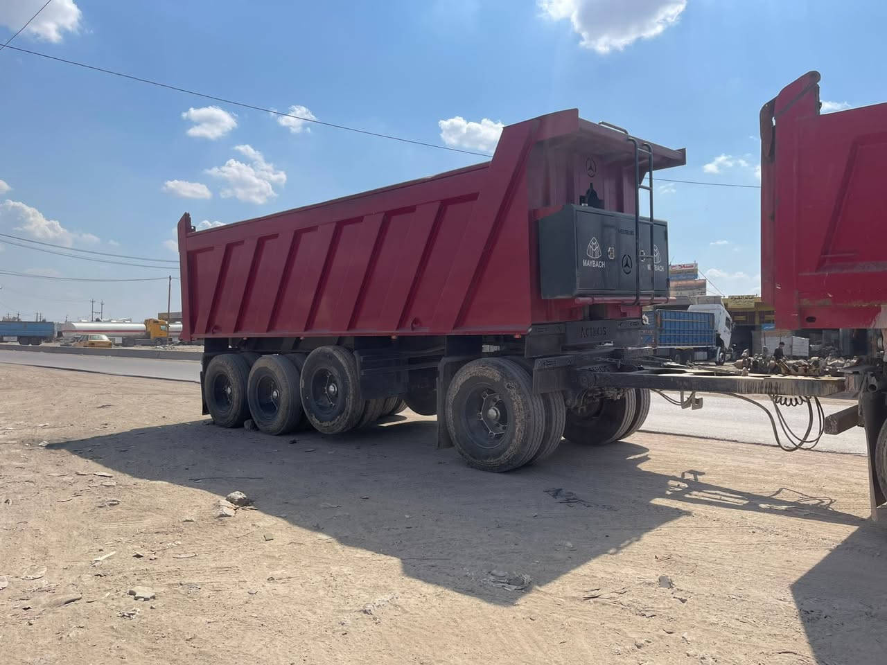 للبيع. راس وعربانة تخم تاير. بموديلهة مربوطة قاطرة ومقطورة بسمي ايطالية شيال  جي اف مكينة 44 
السعر 9وربع وبيهة مجال. 
***********
