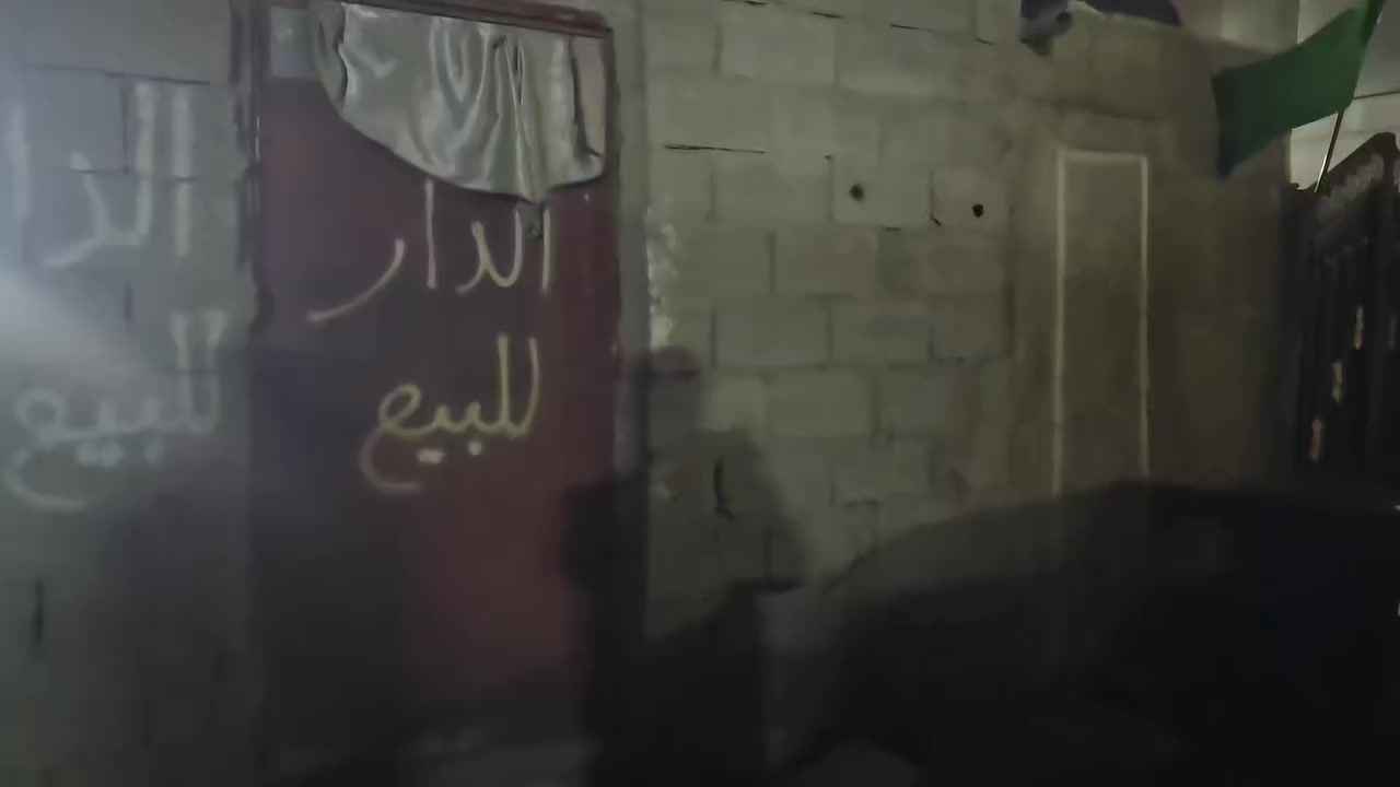 بيت للبيع او مراوس مع قطعة او بيت 
الموقع في العبيدي الشهداء الثانية زراعي
المساحة ١٣٠ متر 
الواجه ٨متر و ٧٠ سم 
نزال ١٥ متر 
يحتوي على محل + استقبال + صالة + مطبخ + غرفة نوم + صحيات + مناور
الطابق الثاني معزول  غرفة + صالة + صحيات 
للاستفسار الاتصال على الرقم ***********
