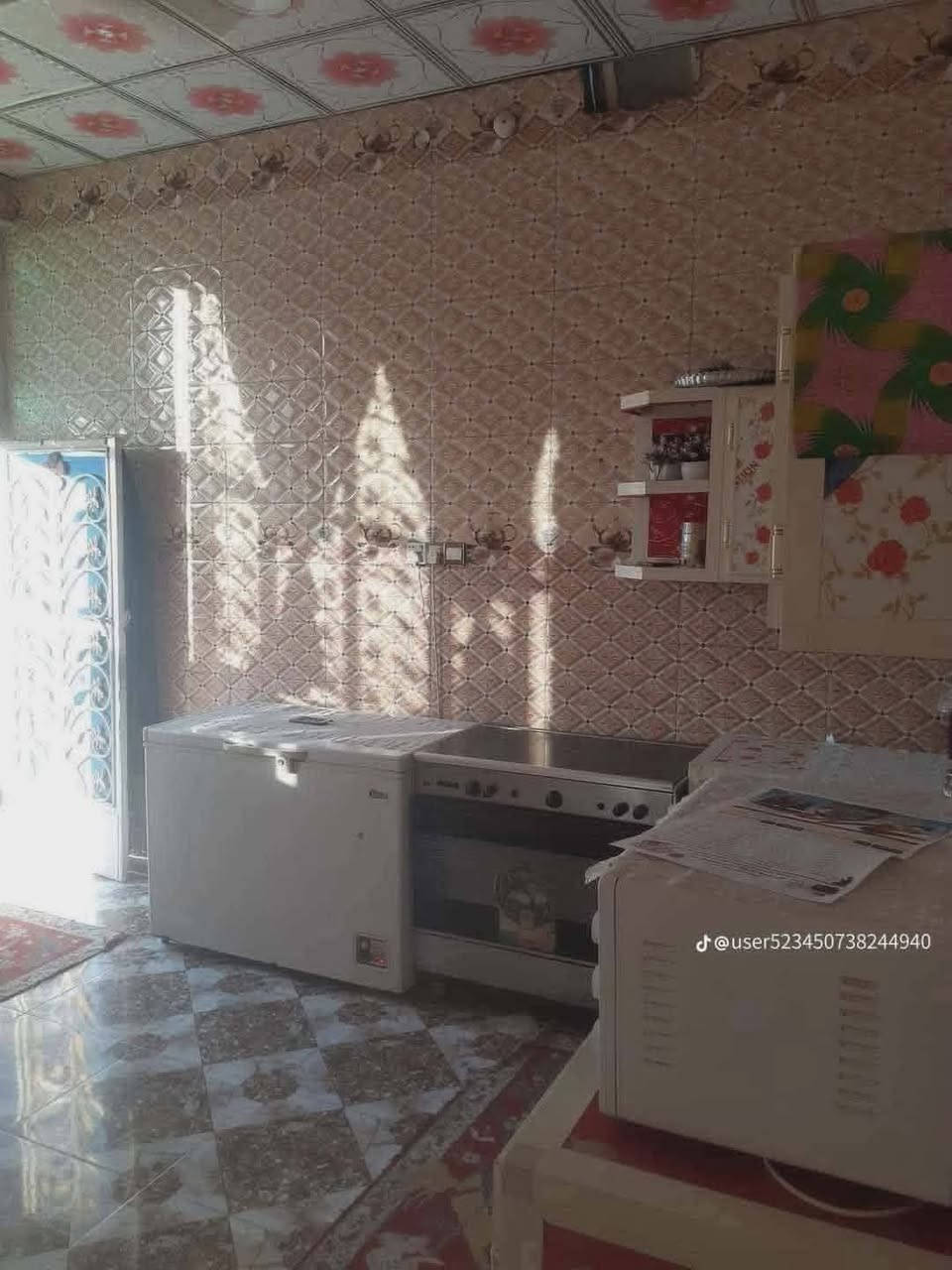 #اسعد الله اوقاتكم بكل خير 👾📮
#دار سكن للبيع 🏩
طابوصرف  زراعي عراقي 📝
المساحه ٢٧٥متر  ✅
#السعر ١٦٥ مليون وقابل التفاوض 
👾👾👾👾👾👾👾👾
جاهز للسكن
البناء بلوك طابقين يحتوي طابق الاول على غرفتين نوم وصاله ومطبخ وستقبال وكراج حديقه مطبخ وطابق الثاني يحتوي على ٣ غرف نوم وصاله وصحيات 
السقف صب كونكريت 
⭕

،🌿🌿🌿🌿🌿
              ----------------------
#كراج كبير 🚗
مع ترك يحيط بالبيت من جميع الجهات ⭕
#العنوان البصره ابو الخصيب منطقه ابو الجوزي خلف الملعب الخماسي بقرب اسواق ابو خضير
#البعد تنزل كيلو متر عن السادين ع التبليط الداخلي البيت أمام الشارع 🏩______

#للاستفسار التواصل معنا هنا


**إذا كنت صاحب هذا الإعلان وتريد حذفه لأي سبب، رجاءا أرسل رسالة إلى الدعم الفني**