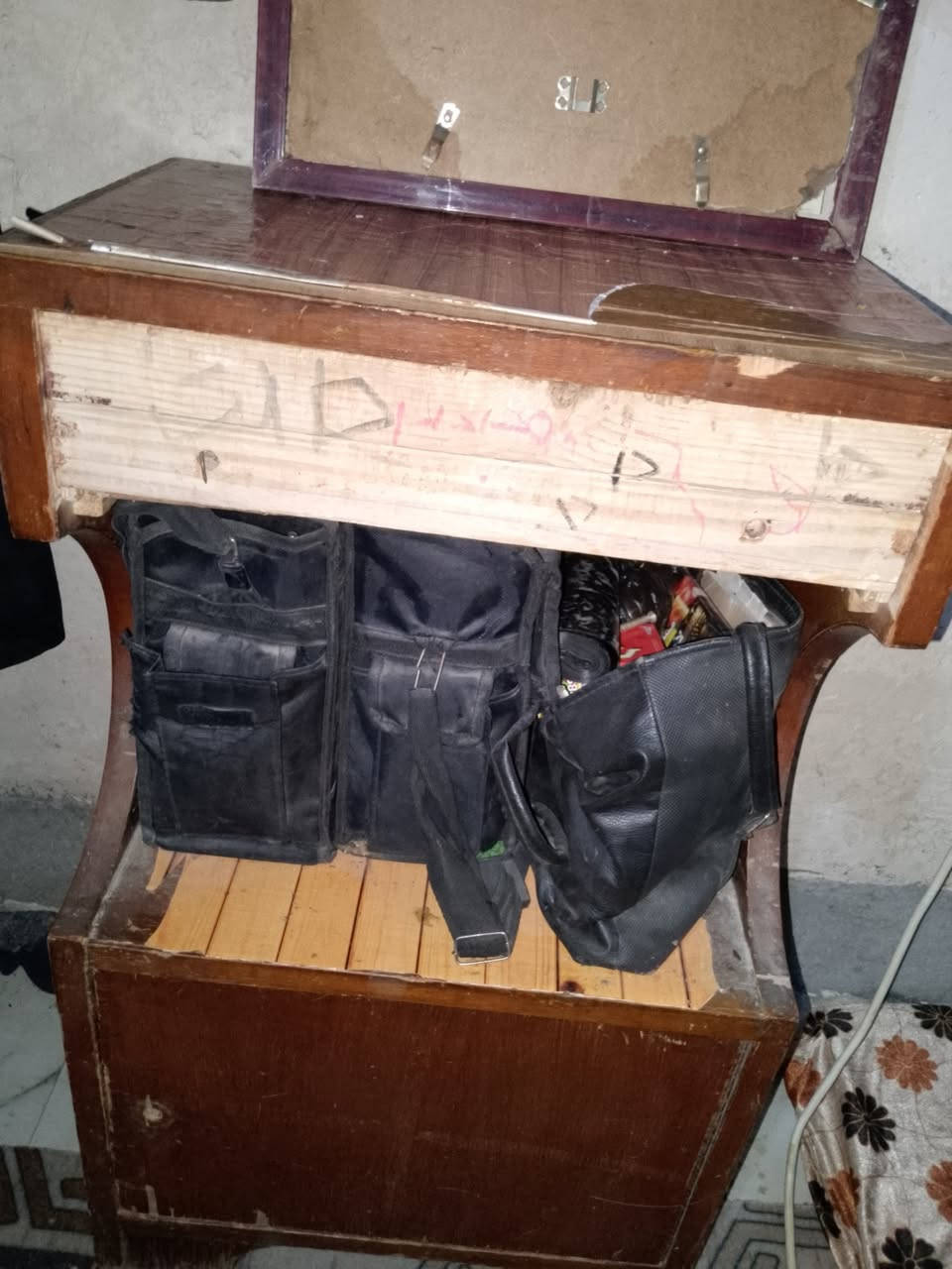 اغراض نضيفة منزلية للبيع المكان كربلاء ***********
