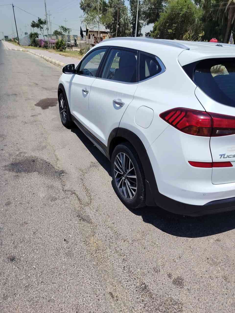 للبيع توسان موديل 20 لون ابيض خليجي مواصفات فول عده البنيراما رقم بغداد هزه وفحص جديد محرك 2000 دوش سياره كفاله بيهه بس حالوب خفيف  مكانهه بغداد صليخ  السعر  172  ***********.  ***********
