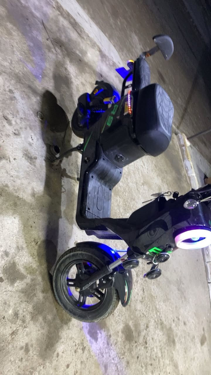 السلام عليكم
دراجه ار9

دراجه تمشي 109 

دراجه بعد جديده ما صارلي سبوع من مشتريه 

اربع نمر 

ترجع وره 

خمس بطاريات 🔋

بصمه 

سويج 

كارتين

دراجه سعر 500وبيه مجال للطيبين


**إذا كنت صاحب هذا الإعلان وتريد حذفه لأي سبب، رجاءا أرسل رسالة إلى الدعم الفني**