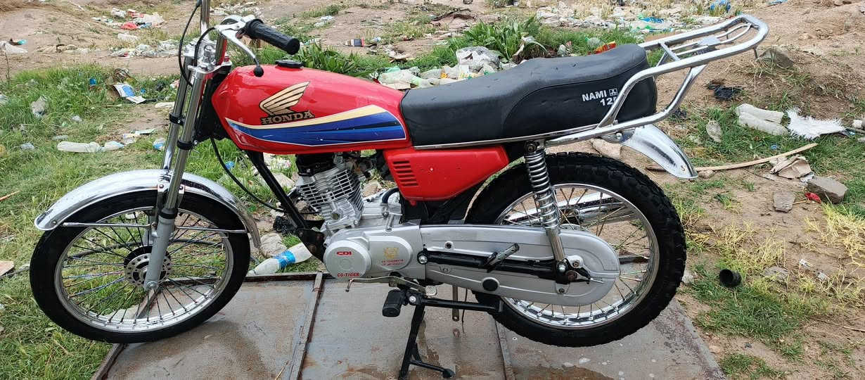 دراجه للبيع اربعه كير تعمير جديد دراجه نضيفه وحلوه شرط شلعه ومعدل  والشراي بي خير ويدلل يجي خاص مفتوح ‏‪***********‬‏رقم الهاتف
