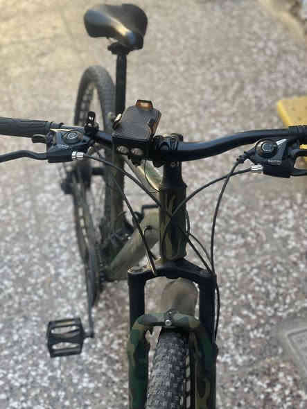 بايسكل جبلي 🚵
اللون حشدي ✅
بايسكل نظيف 
بيه عطل بس الدسك مكسور 
والكير الامامي عطلان والتاير يرقص 
التاير يتصلح ب 5 ال فقط والبقيه كلشي ما بي 
المكان بغداد الشعب للاستفسار راسل واتساب 
*********** او ماسنجر
