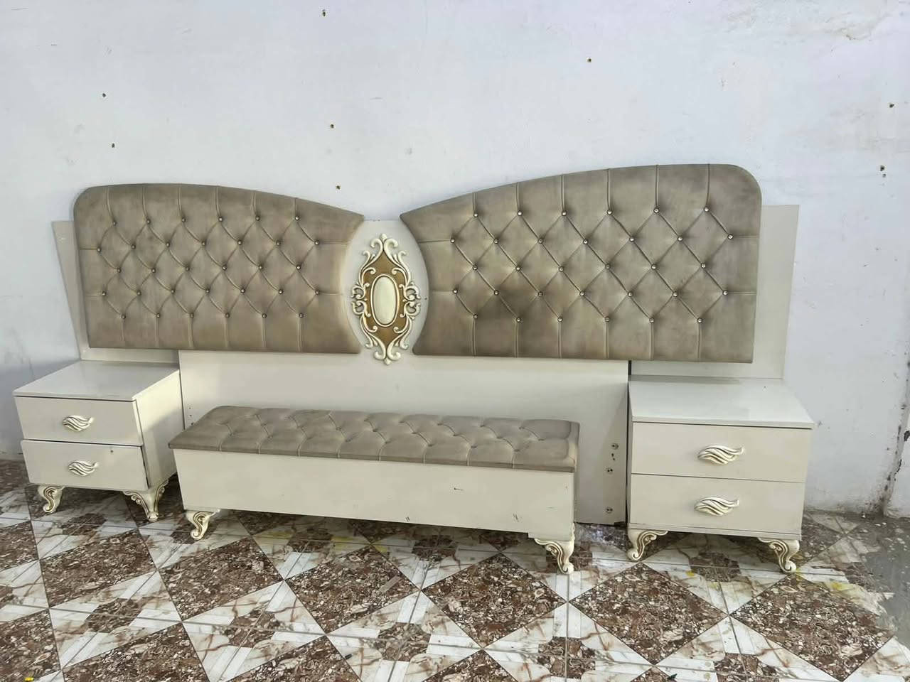 غرفه تركي البيع العنوان بعقوبه المفرك  اتواصل وتساب +964 771 128 2401
