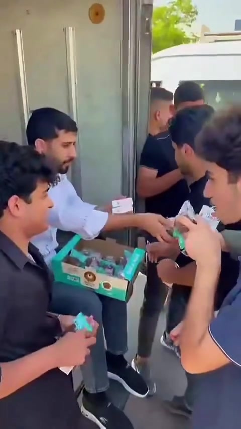 مبادرة جميله من الاستاذ احمد كريم البرشاوي ياريت كل المدرسين يوكفون ويا طلابهم هاي الوكفه


**إذا كنت صاحب هذا الإعلان وتريد حذفه لأي سبب، رجاءا أرسل رسالة إلى الدعم الفني**