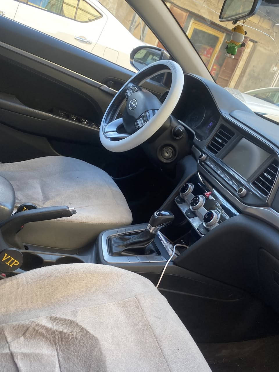 السلام عليكم
للبيع النترا موديل 2019 وارد امريكي حادثه جاملغ و باب بدون دواخل لا شاصي و لا لغد و بيها بابين صبغ حادث دراجه السنويه تنتهي بشهر الثاني هزه بعده ما منتهيه السياره حلوه و جاهزه مواصفات السياره فول ما عده الفتحه والبصمه العنوان البصرة الامن الداخلي رقم ***********
