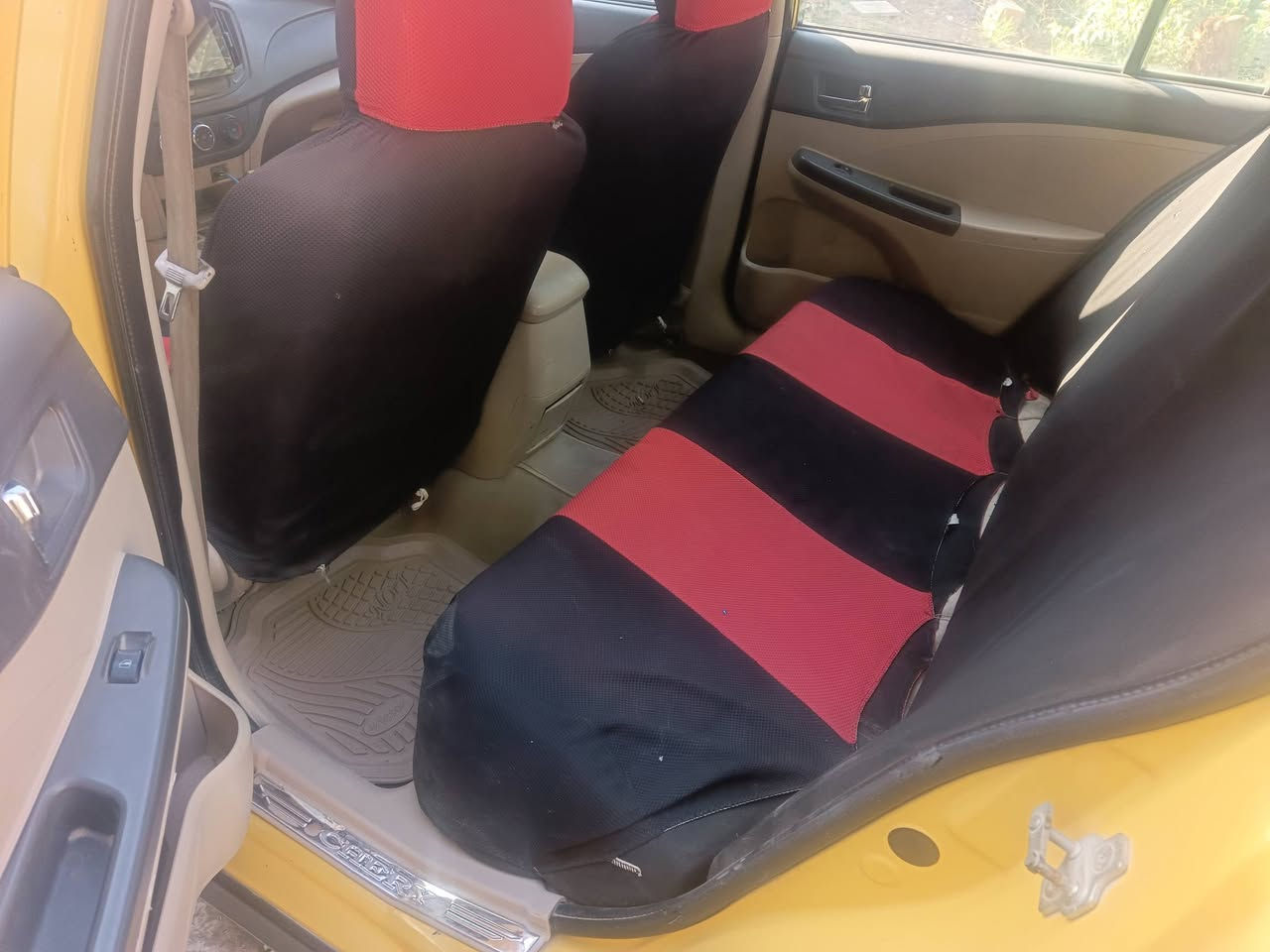 السلام عليكم 
للبيع شيري E5موديل14محرك وكير كامري سنوية لل27 تحكم كهرباء المري الجانبيه فتحة بانوراما السعر 33الشراي يتصل على الرقم ***********
