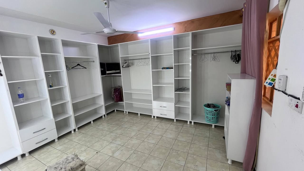 كنتور تركي للبيع
جديد كلشي مناقصه ماخذه 3 ملايين  قبل ٣اشهر
واريد ابيعه 12 ورقه وهم بي َمجال شي بسيط 
***********
