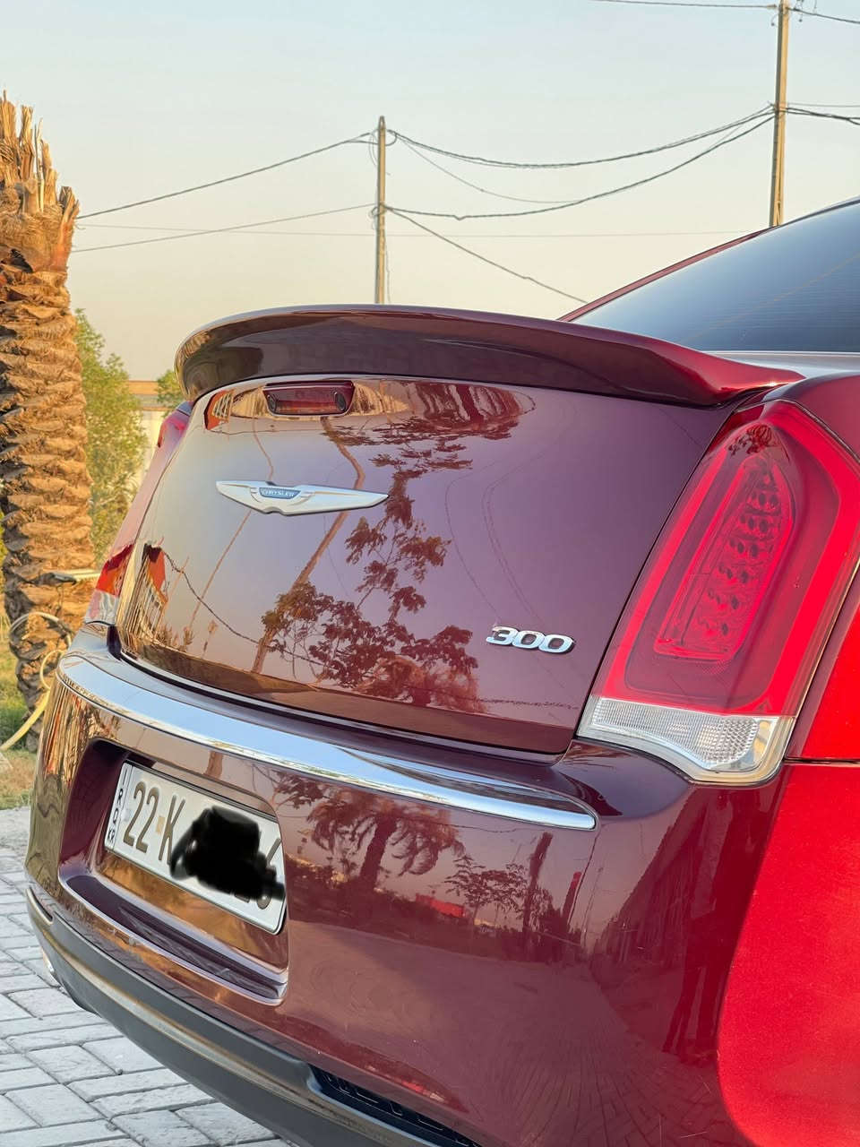 السلام عليكم 
للبيع كرايسلر 300اليميتدد 2019
لون كرزي🍒 
ماشيه 75 الف حقيقي 
 فول المواصفات  . .
 • بانوراما فتحتين 
*ستيرن كهربائي
 *مكينه 3600
*تو ويل 
*خزن ميموري 
*تعتيم المري 
* نقطة عمياء . 
* مري قلاب 
* مصابيح امامية زنون مع LED .   
* شاشه كبيرة مع نظام ملاحة نفكيشن GPS .
* سستم صوت الپاين مع سماعات بريميوم .
* مقصورة الركاب من الجلد الفاخر .  
* مقاعد أمامية كهربائية عدد 2
*مقاعد امامية تدفئة 
* مقاعد خلفية تدفئة . 
* تشغيل عن بعد . 
* تدفئة ستيرن . 
* محدد سرعة . 
* تلفون بلوتوث . 
* كاميرا خلفية .
* مرايا رادار مع ترحيب متحسسة للاضاءة  
* دخول ذكي (بصمة) 
.
رقم اربيل دوالي بسمي تريد مداور تريد وكاله 
((سياره بيه جاملغ خلفي صبغ فقط 
وبنيد وتكمه من أمريكا كلير بدون معجون بدون كلشي 
باقي كفاله))
.
 صور سوناره بمنشور 
.
مكان السيارة النجف الاشراف..
السعر 240وبيهه مجال 
اللاستفسار ***********
