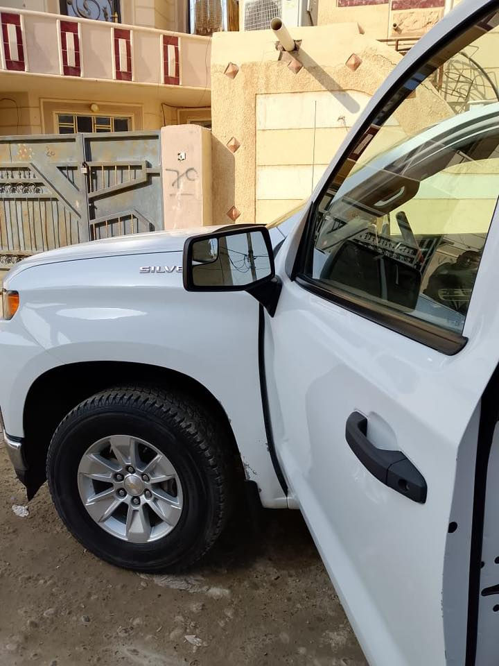 سلفرادو موديل 2022سياره ضرر جاملغ يمنه فقط تبديل في امريكاا ارباكات شركه شرط سياره جديده ونضيفه على وضع الشركه 8سلندر 5300 كير 8نمره 6برغي  تحويل شرط *********** 
سعر 200وبيها مجال
