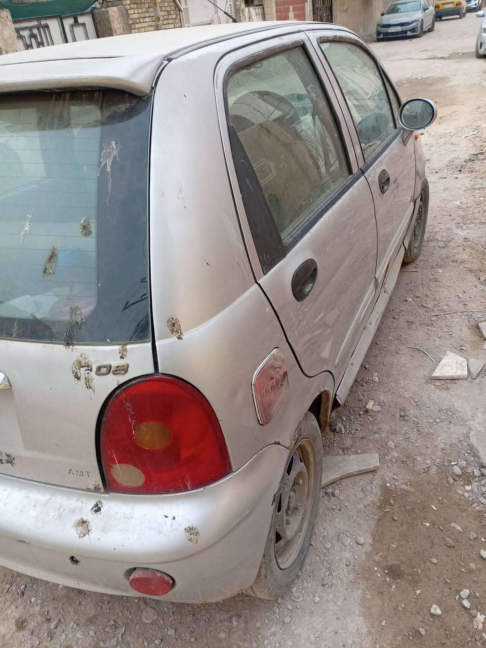 الماني
ماعليها اي شي
٣ بستم بيها تبخير. كير عادي 
مكينتها ١٥٠ الف بالتفصيخ الي يريد مكينه ادلييه بيها. 

تمشي كلشي مابيها كهربائيات تدفئة جام سنتر لوك
مكانها بغداد

صاحبها ماندله
أي إشارة ماعليها وتعهد سرقة وعشائر، 
9ورقات قفل.. 
*********** رقمي.
