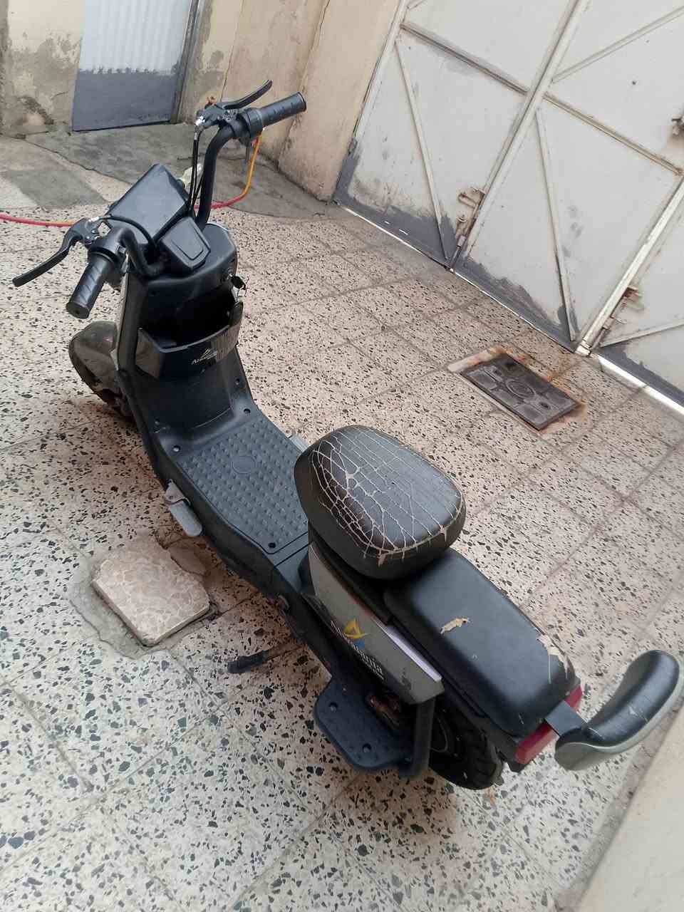 ماطور شحن معرف عنو شي فحم في فحم السعر 70 وبي مجال.
*********** بي واتساب.

***********
