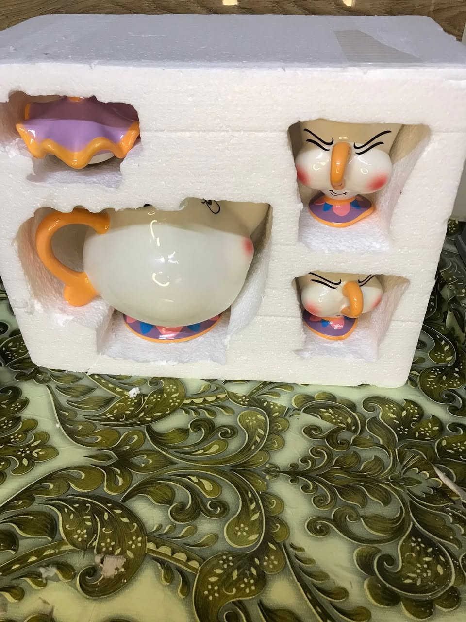 قوري الحسناء والوحش. اصليات. واثنين اكواب وياها جدد السعر ب٣٥. عندي توصيل بالفين


**إذا كنت صاحب هذا الإعلان وتريد حذفه لأي سبب، رجاءا أرسل رسالة إلى الدعم الفني**