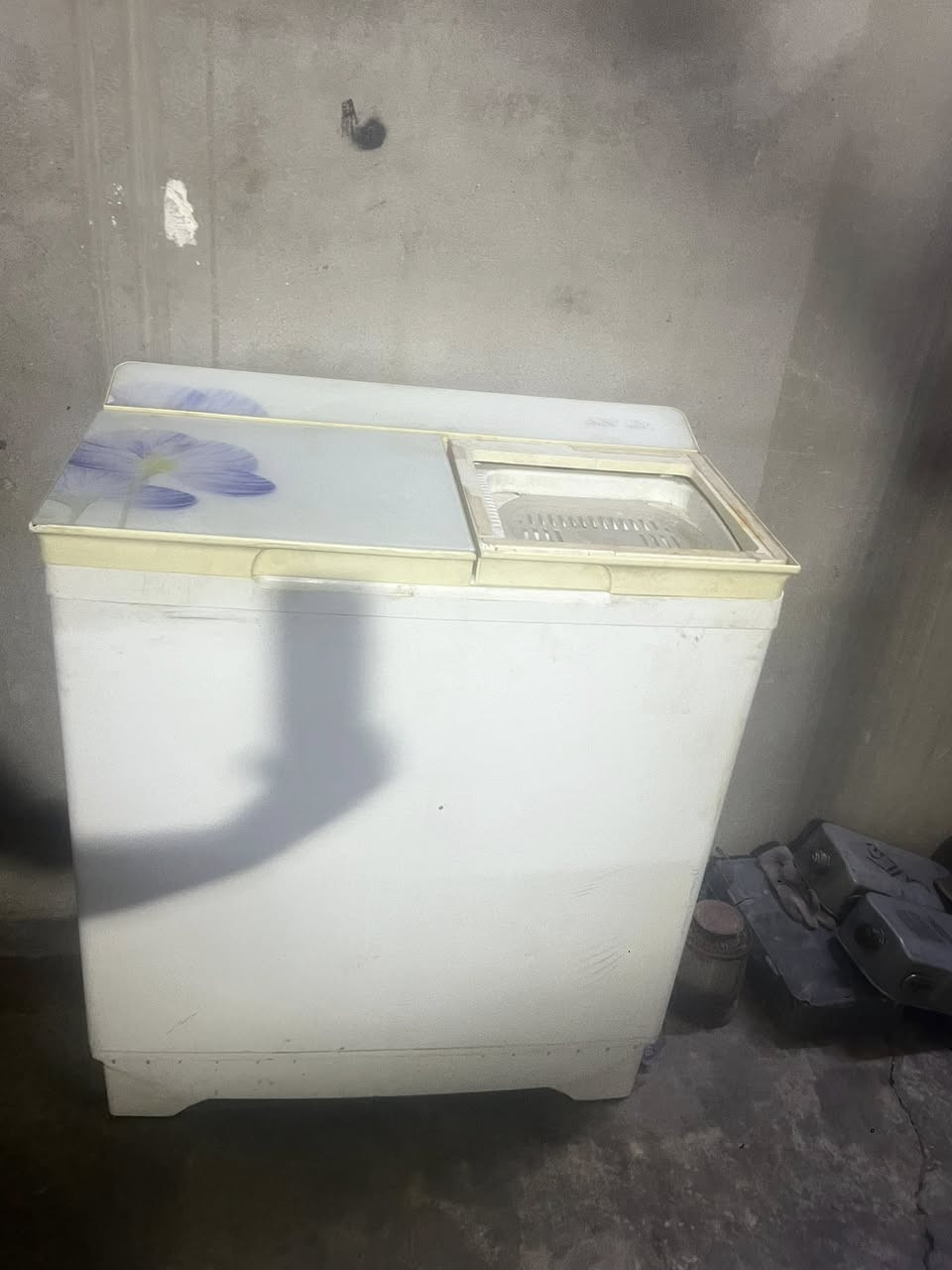 غساله البيع كل عيب مابيه سعره ٥٠الف وبيه مجال ***********
