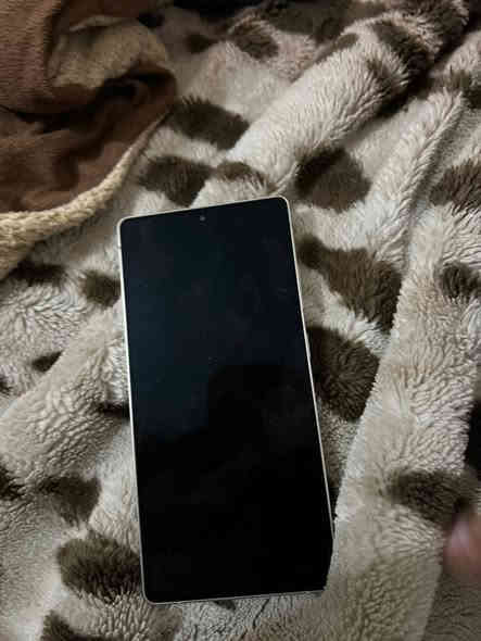 السلام عليكم عندي سامسونك s25الترا ذاكره 256 لون تيتانيوم  عين الفهد صالي مستخدمه 3اشهر بعد بي ضمان 9اشهر كارتونته ول كيبل ماله ما مستخدم بعده  السعر مليون و 100 
بغداد البلديات ماعدي توصيل فقط بيع مباشر متواجد رقم وفيس ***********
