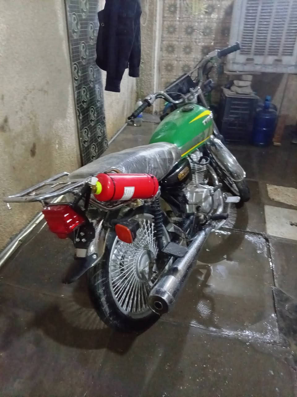 اسلام عليكم دراجه تاكير يراني مديل 24 اربعه كير مكينه تخبل شلعتها طياره مكفوله من كلشي كهربائات كلها شغاله ما بيها اي نقص اكاتبك مكاتبه واكفلك سرقه وعشاير وحكومه بيها منفيس ومكاتبه بسمي سعر 600 وبيها مجال مكاني الأمين ثانيه شارع الأرامل رقمي ***********
