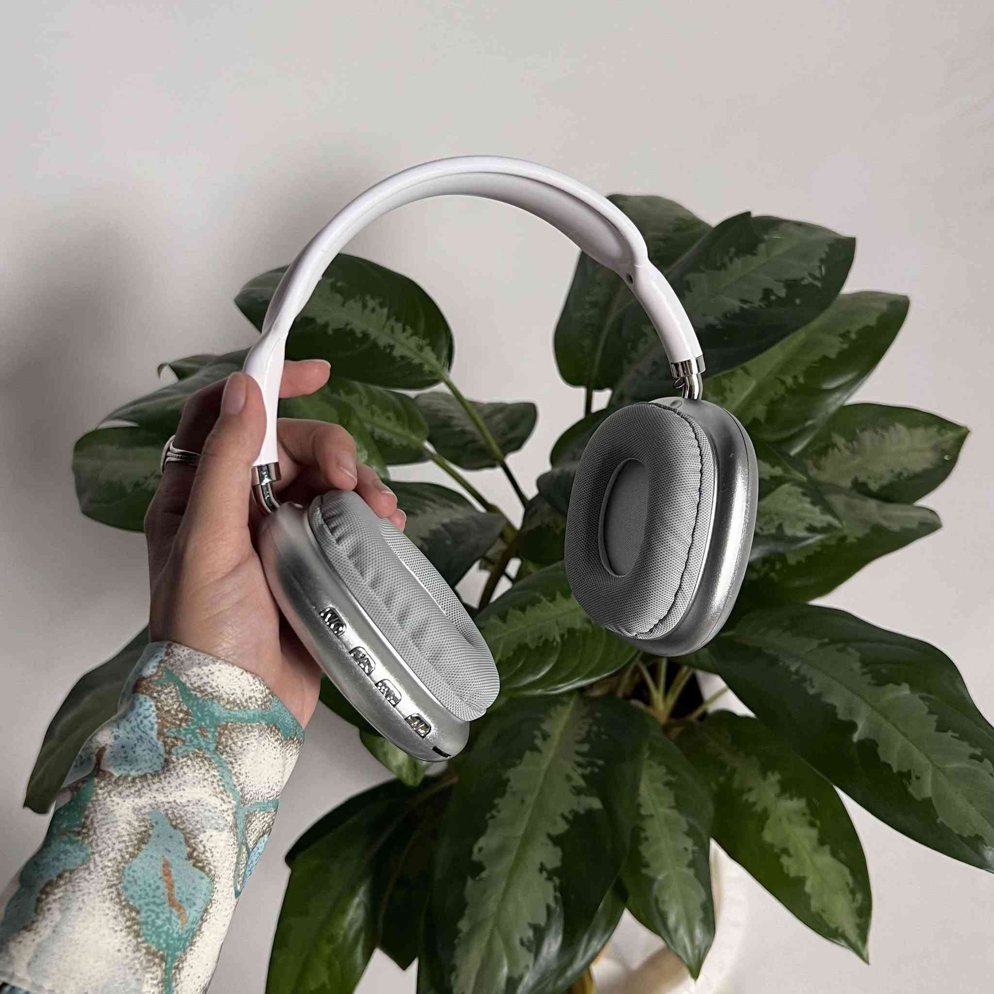 بوكس هدايا يرفع الراس او مكافئه على جهودك باقل سعر 😍🔥

باكج ROOK-460 الذكية – ساعة WATCH 10 + سماعة رأس لاسلكية + سماعات أذن بلوتوث

باكج تقني متكامل يجمع بين ساعة ذكية بشاشة كبيرة 2.09 إنش، وسماعة رأس لاسلكية، وسماعات أذن TWS داخل علبة شحن – كل ما تحتاجه في صندوق واحد.

• ساعة ذكية WATCH 10 بشاشة 2.09 إنش (49MM) مع عرض ملون AMOLED
• سماعات أذن لاسلكية TWS بتقنية بلوتوث 5.3
• مدى اتصال بلوتوث من 15 إلى 25 متر
• بطارية سماعات الأذن 30mAh قابلة لإعادة الشحن + علبة شحن 300mAh
• تدعم أنظمة Android 5.0+ و iOS 9.0+

الساعة الذكية:
 • الشاشة: 2.09 إنش
 • المقاس: 49MM
 • التطبيق: FitPro
 • التوافق: Android 5.0 أو أحدث / iOS 9.0 أو أحدث
 • البلوتوث: 4.0
 • لغة التطبيق: تدعم لغات متعددة

سماعات الأذن TWS:
 • إصدار البلوتوث: V5.3 + EDR (جهتين)
 • وضع البلوتوث: A2DP / HFP / HSP / AVRCP
 • التردد: 2.4GHz
 • مدى البلوتوث: 15–25 متر
 • بطارية السماعة الواحدة: 30mAh ليثيوم قابلة لإعادة الشحن
 • وقت تشغيل الموسيقى: حوالي 2–3 ساعات
 • وقت المكالمات: حوالي 4 ساعات
 • وقت الاستعداد: حتى 6 ساعات
 • سعة بطارية علبة الشحن: 300mAh
 • وقت شحن العلبة: حوالي 1 ساعة
 • جهد الشحن: 5V

محتويات العلبة:
 • ساعة WATCH 10 الذكية
 • سماعة رأس لاسلكية
 • سماعات أذن لاسلكية داخل علبة شحن
 • كتيب المستخدم بغداد, العراق


**إذا كنت صاحب هذا الإعلان وتريد حذفه لأي سبب، رجاءا أرسل رسالة إلى الدعم الفني**