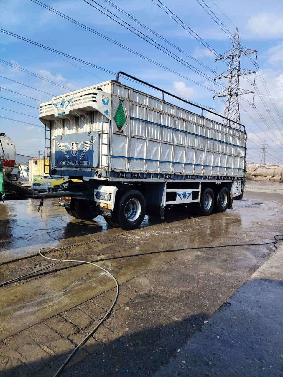 سلام عليكم عربانه مقطوره للبيع طول 850 دناكير سكاني شريط لعب مكانه الموصل شاصي قطع وحده مكفول وكرانيه
خوان اني مكلف بل نشر اتصل بصاحبه
***********
***********ابو حسن
