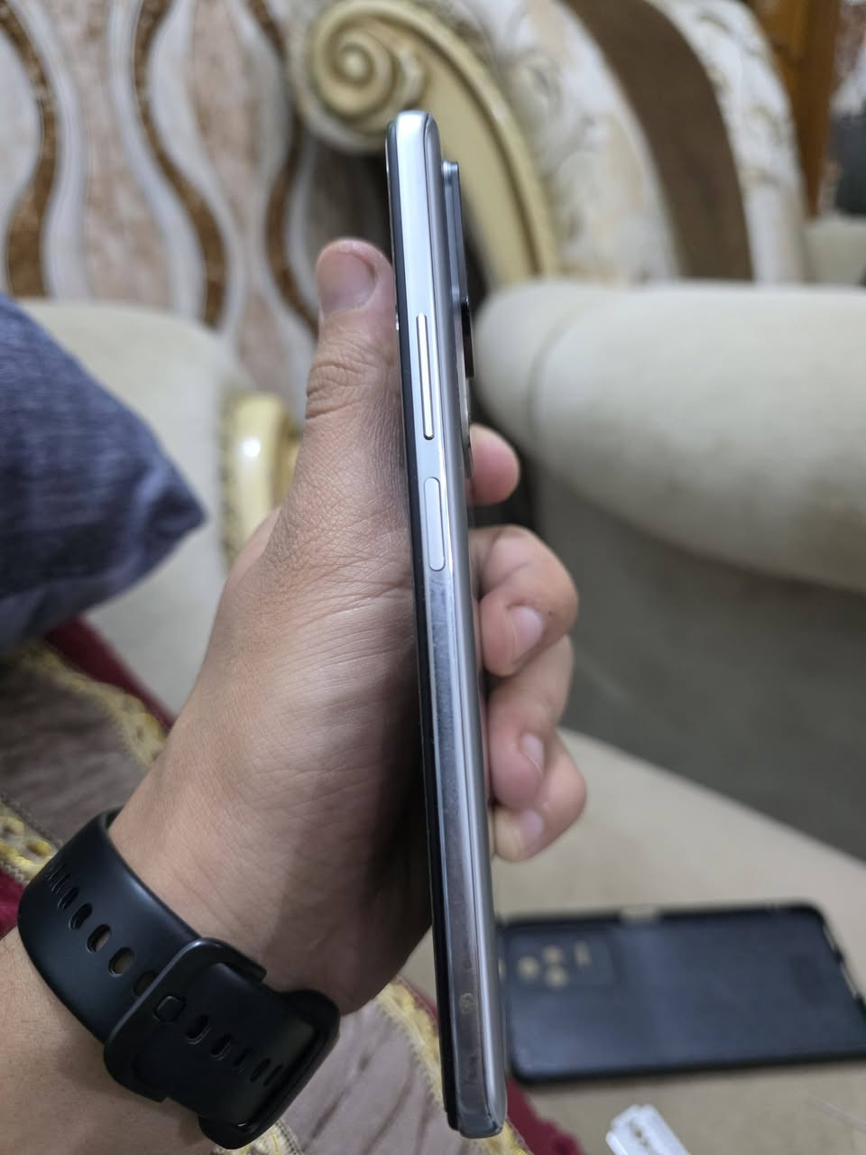 ريدمي k50 نسخة صيني يشغل امنيه ذاكرة ٢٥٦ جهاز نظيف كلش معالج قوي ويا كارتون فقط للبيع السعر ٣٢٥ مكاني حله 
***********
