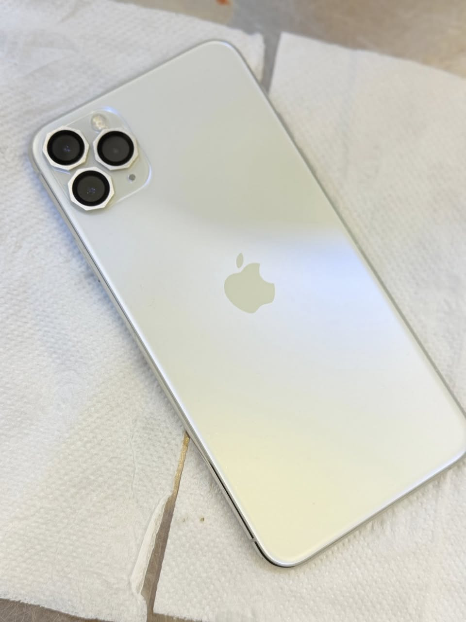 سلام عليكم ايفون 11برو ماكس كامل ملحقات ذاكرة 64 جهاز نضيف ولاشخط مال بيت بطارية 76 بلادية ماتصرف نعمة من الله مبدل فقط شاشة مو بلعراق مبدل ب دبي يعني شاشة وكالة قطعة اصلية جهاز كلش نضيف عنواني ميسان شارع دجلة ***********
