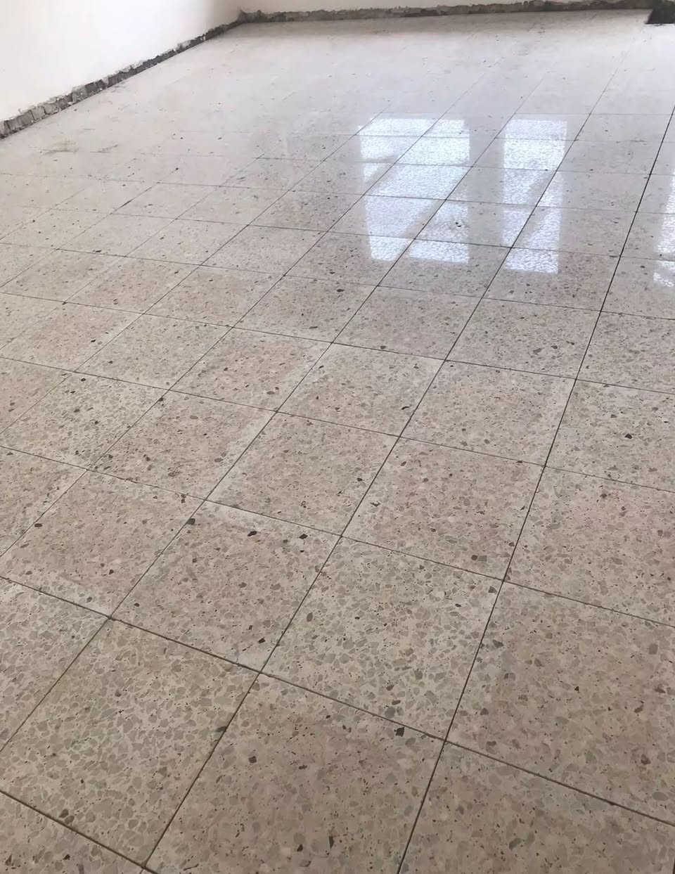 خلفة سيراميك و ارضيات حاليا متفرغ 
مكاني بغداد الشعب رقمي ***********
