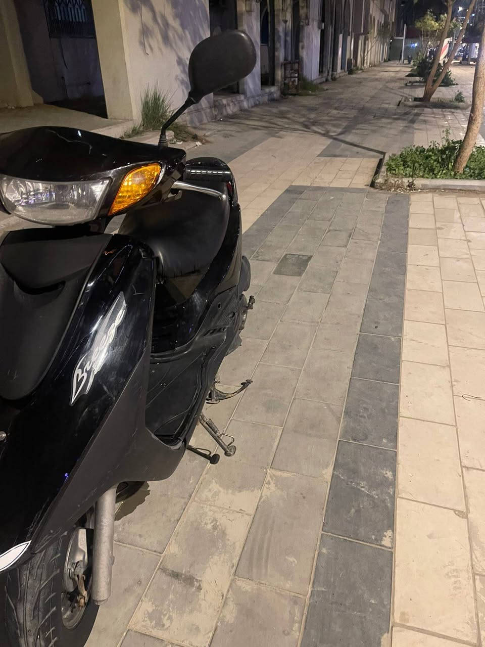 سلام عليكم حبايب دراجه بريز بلاديه مقفوله كفاله عامه كابريتر بلادي كفر اصلي كهربائي شغاله سلف هندر ***********
