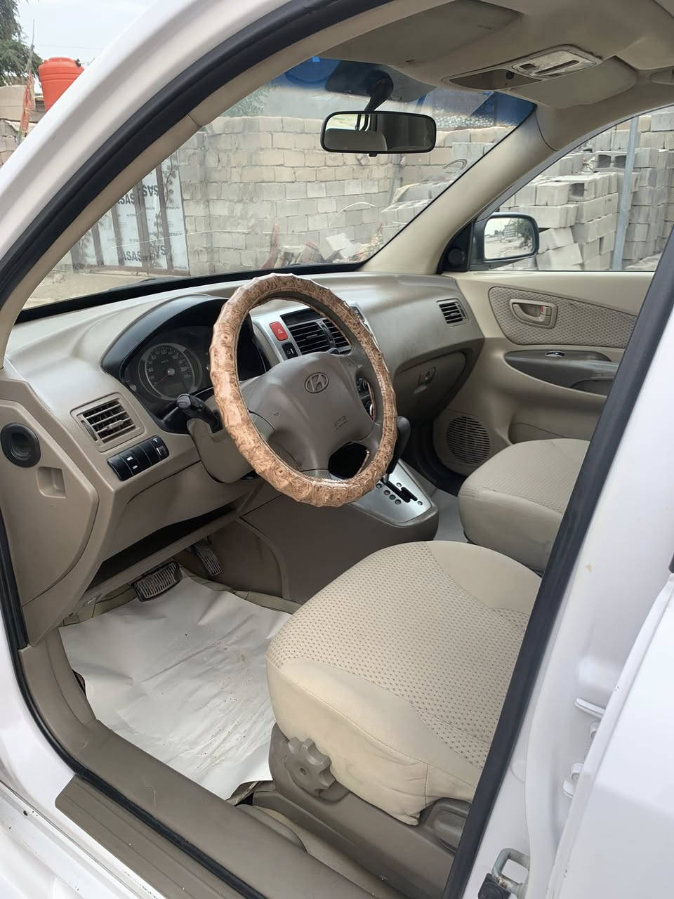 إسلام عليكم توسان ٢٠١٠رقم بصره كفاله لاضربه ولاصبغ كفاله عامه مكينه وكير وحداديه وتبريد جهازه السياره مكان بصره 
‏ سعر  ١٢٥
‏رقم الهاتف ***********￼
￼
