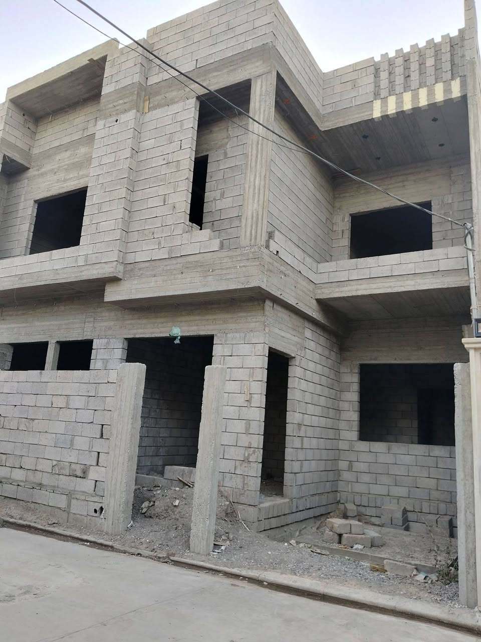 🏡 هيكل للبيع – مزارع الحدباء (قرب السفارة التركية)
📍 الموقع: مزارع الحدباء – قريب على السفارة التركية
📄 الصنف: زراعي – ملك صرف
📐 المساحة: 157م²
↔️ الواجهة: 11.5م
↕️ العمق: 13.5م
🏗️ الوصف:
هيكل طابقين، ناصي وعالي، يحتوي على:
🔹 الطابق الأول:
غرفتين نوم
هول
استقبال
صحيات
مطبخ حار وبارد
🔹 الطابق الثاني:
ثلاث غرف نوم
هول
صحيات
📞 للتواصل: خاص على الارقام التاليه
.***********
***********
واتس اب فقط
***********
