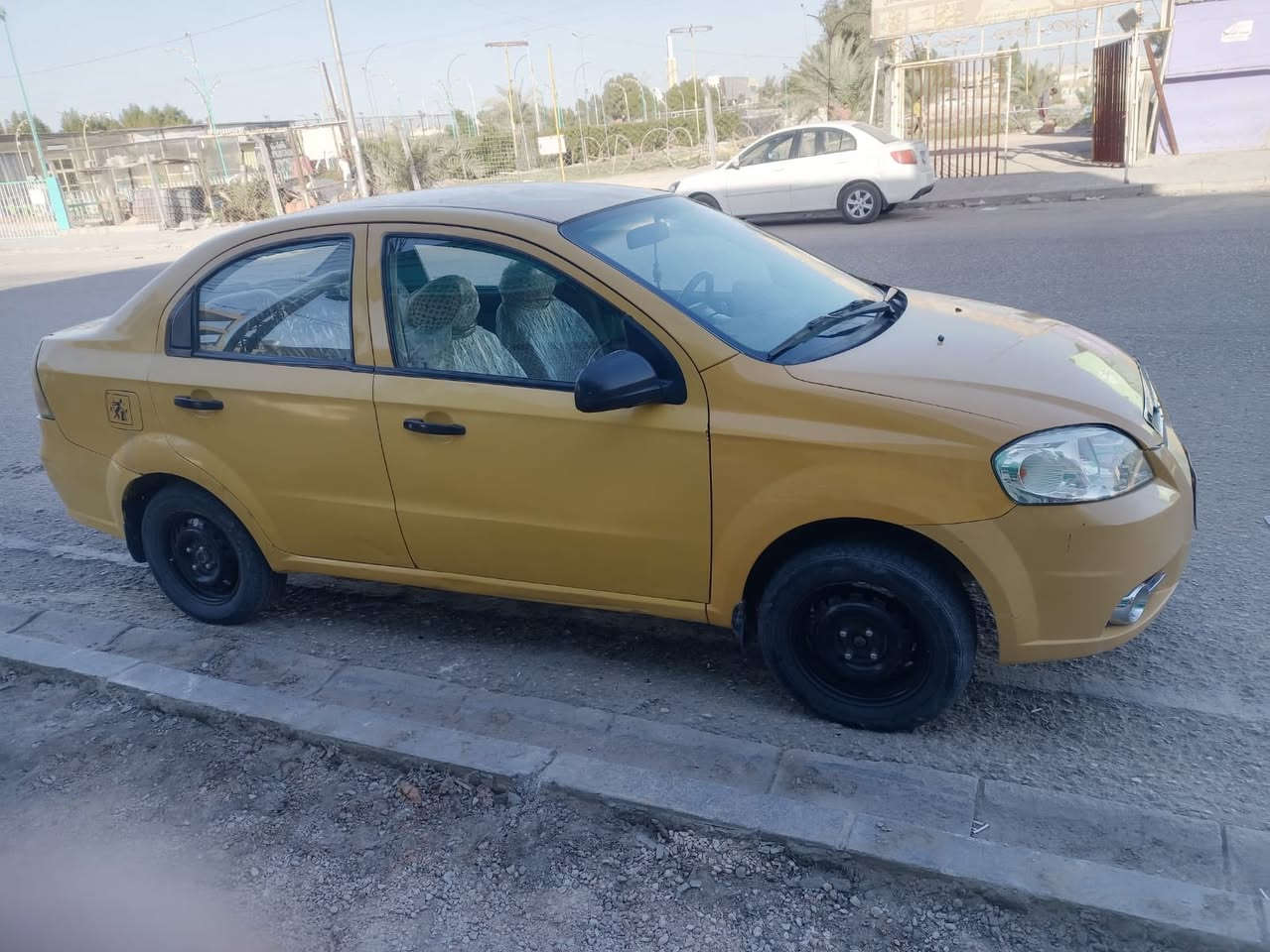 افيو 2011 اوتوماتيك سعرها 53 وبيها مجال رقم صاحب السياره ‪0786 510 5795‬ لتواصل
