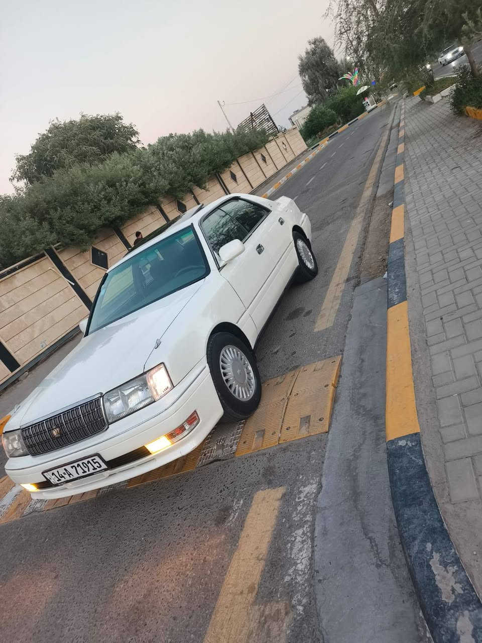 سلام عليكم راس الثور موديل 97 رقم بصره انكليزي ابسمي سنويه مجدده لل 30 مكينه وكير بلكارتون مكفوله من الكص والنقل فول مواصفات فتحته سنتر لوك شقال شاصي 55 السعر 85وبيه مجال كهربائيات شقاله حداده حلوه طخم تاير مكاني بصره سفوان وانا مكلف بلنشر رقم الهاتف ***********
