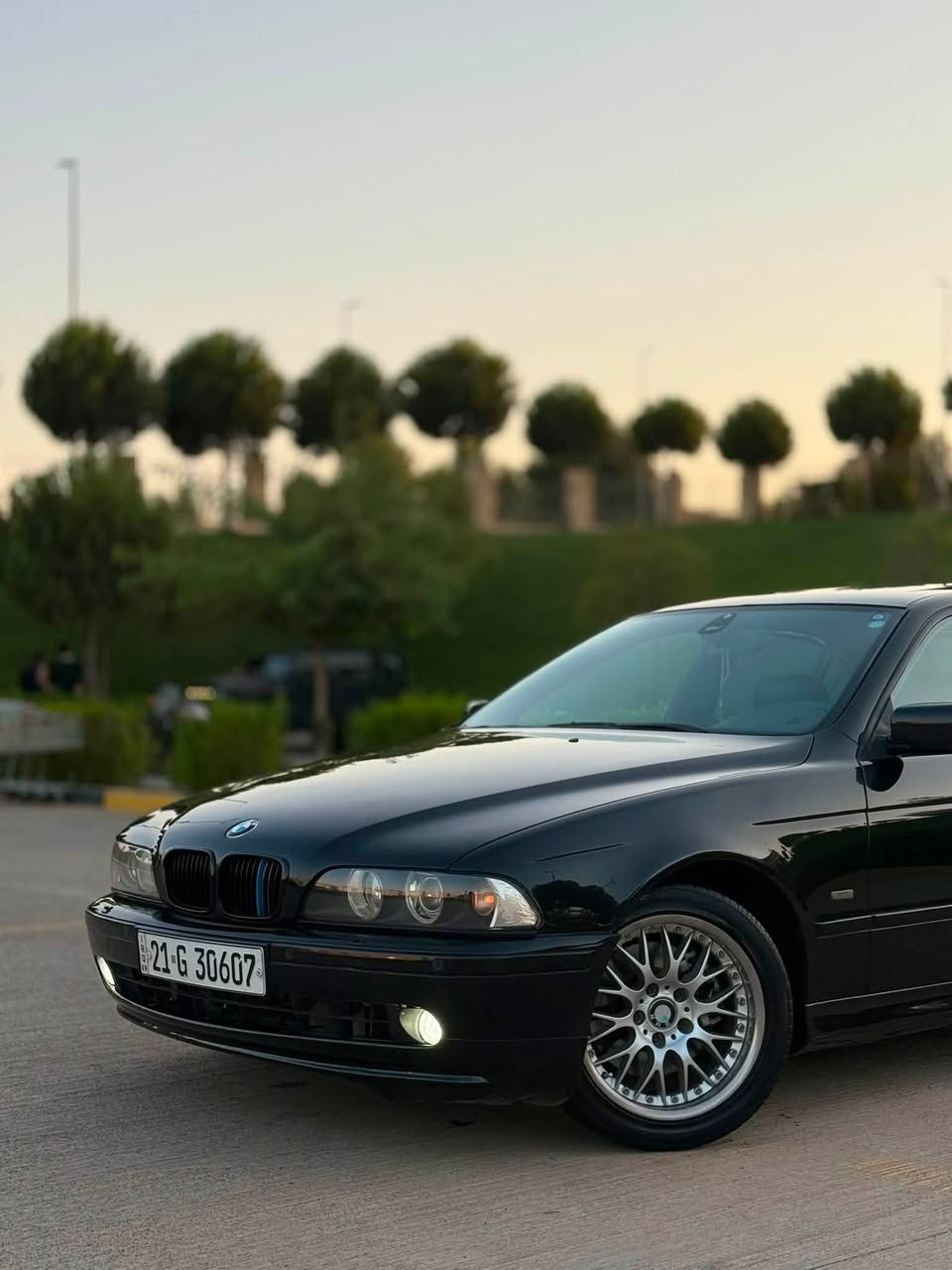 سلام عليكم
للبيع 

Bmw e 39 

موديل 2001

محرك 530i دبل فانوس

لون اسود. داخل اسود .

كشنات سياحية جلد و تدفيئة.

داخل ساج..فتحة..

5 بردة..حساس امامي و خلفي.

لايت زينون ..

تاير و ويل جديد..

ويل غزال بلادي تو سايز..

شاشة بيلادية..ستيرن m..سيدي بوكس..

.6 قطعة مصبوخة  اوروبا.

دخول جديد رقم سليمانية اوصولي  و بسمي .سنوية جديدة لحد 2029..

السعر 138$ 

دعامية للدعامية ب شرط...

مكان سليمانية قريب ماجدي مول.

***********
