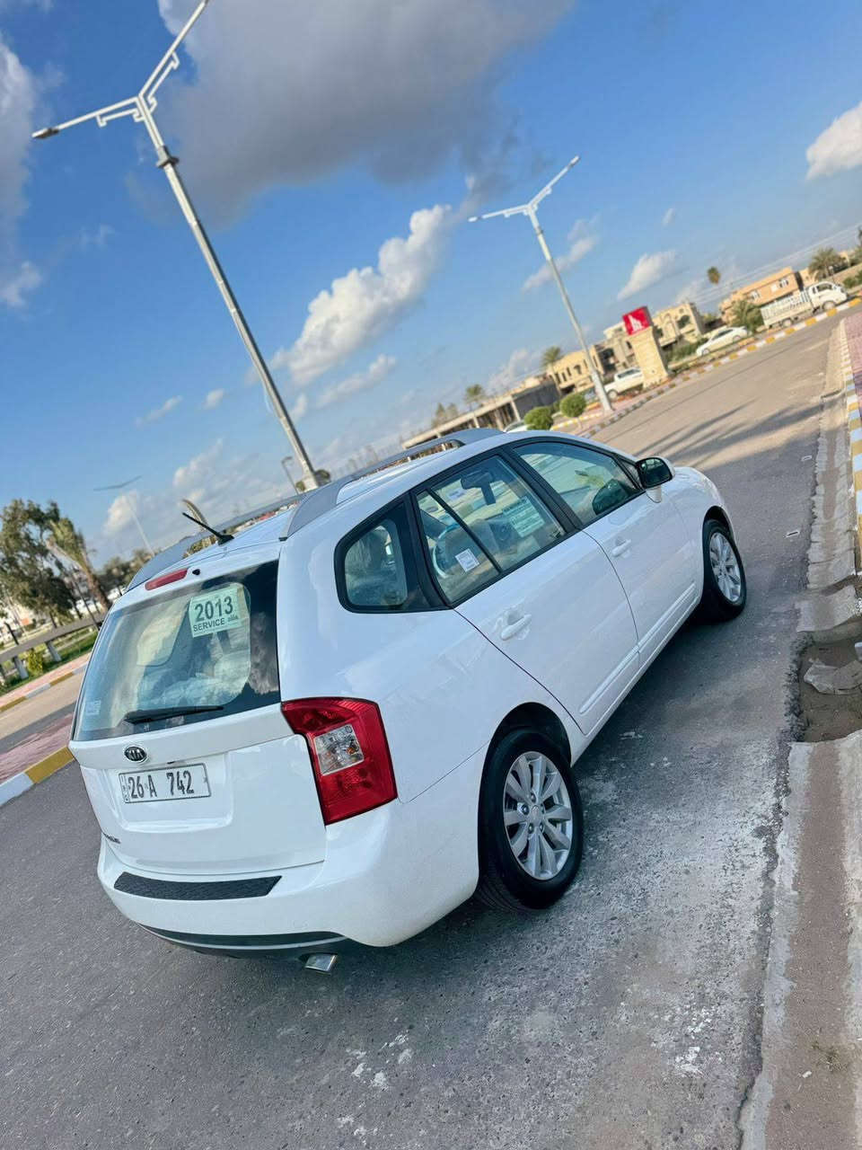 السلام عليكم…..
للبيع بسعر مناسب جداً 129$نقد..اعتذر عن الاقساط والوعده
كيا كارينز 2013 خليجي فوول وكفاله عاامه
لون ابيض ثلجي 
مواصفاتها معروفه….
سلايت فتحه سقف
داخل لونين صحراوي 
تحكم ستيرن فوول
كروس سرعه 
بلوجكترات 
7 راكب 
قطعتين تبريد
ويل كب بلادي وتخم تاير 
محرك 4 سلندر دووش شرط بدون فتح بدون عيب
كير اوتوماتيك بدون اي عيب 

سياره جاهزه من كلشي ربع دينار متحتاج 
مسويلها ادامه كامله …
محرك/كير/صدر/كهربائيات/دواخل كلها توب

🔺السياره كفاله عامه من الدعاميه للدعاميه بدون صبغ بدون حادث بدون بارد بدون تبديل بدون شخوط شرط الفحص وسونار 

رقم 26 صلاح الدين 3 ارقام مميز الجديد /سنويه جديده/تحويل ثاني يوم
السعر 129$..مكان السياره تكريت 
للاستفسار رقمي….
***********
***********
