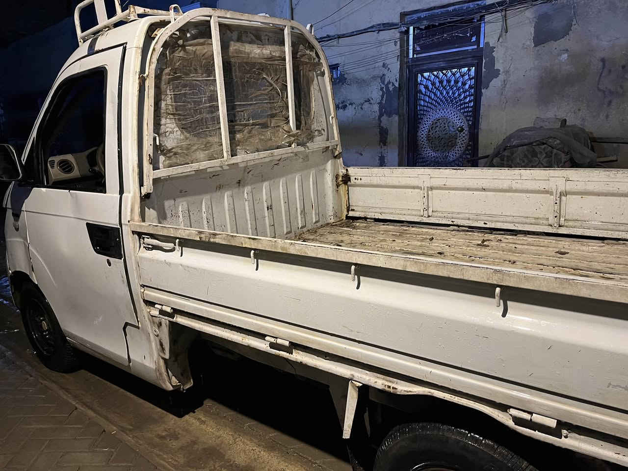 شيري حمل ٢٠١٣ كهربائيات كلها شغالة السيارة جاهزة الغرفة عوزها بس ملاحضات باتري جديد المكينة والكير مكفولات بـ٢٣ وبيها مجال
مدينة الصدر 
***********
