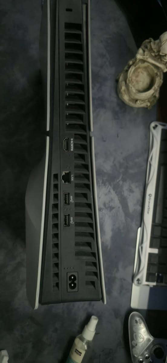 سلام عليكم ps5 سلم 1TB للبيع  جهاز كامل ملحقاته + يجي دبل جويستك + الجويستك بيهم كيوره TMR او مغناطيسي  اللي مايسوي درفت ب الكير + كفرات للps5 نسخة ل 30 عام + موجوده الكفرات البيضه الاصليه + ويا 5 اقراص  عنوانين معروفه بعالم الالعاب + ستاند تبريد للجهاز 

جهاز جديد قبل كم شهر اخذته وقليل استعملته.  سعر 950 وبي مجال 
***********
متواجد واتساب فقط او اتصال ومكاني بغداد ولا يوجد توصيل
