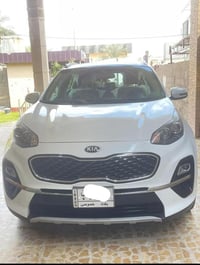 سبورتنج موديل ٢٠١٩ السيارة بيها صبغ اقل الشبر ب الباب الخلفي مال الصدر...