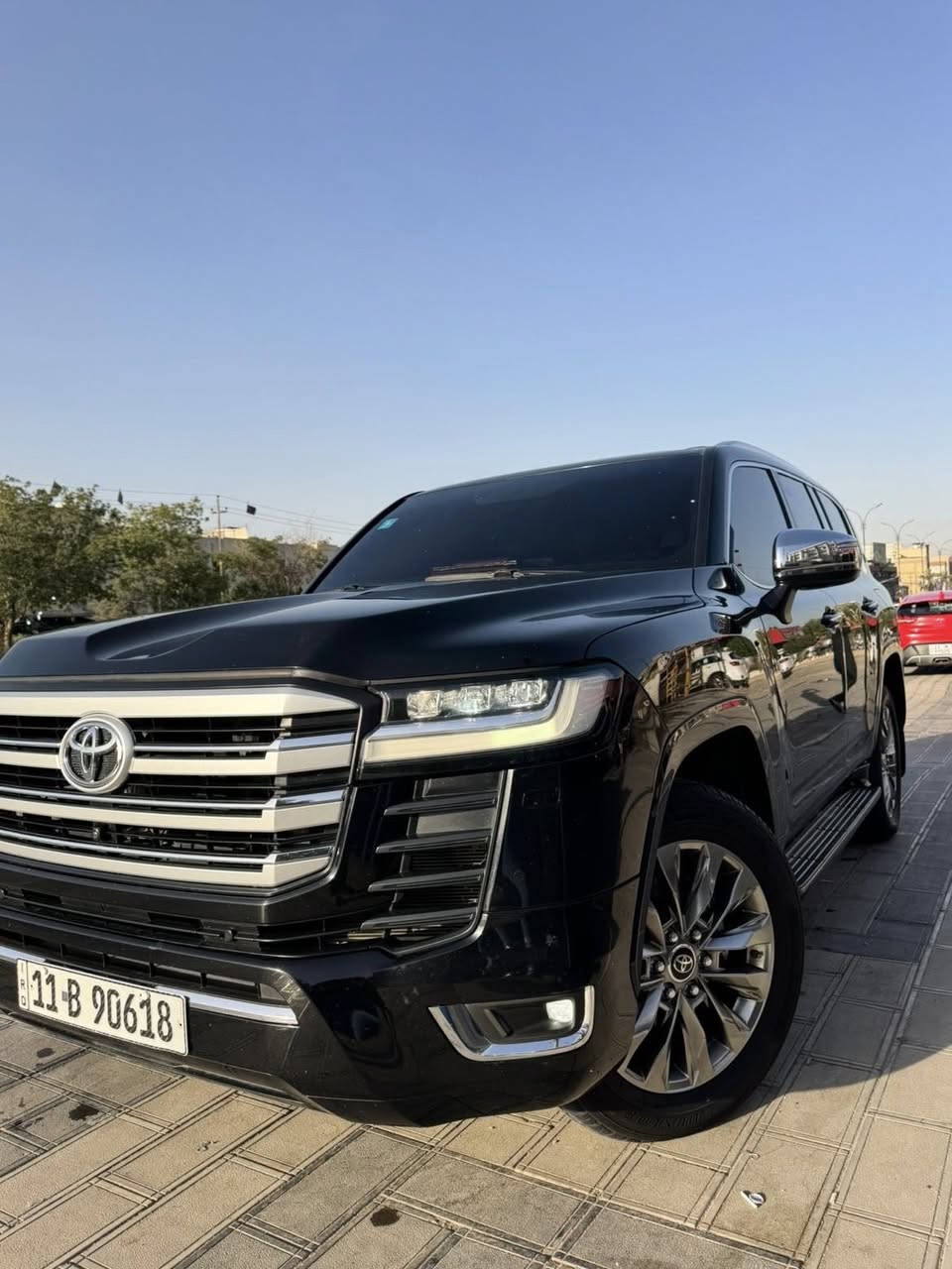توين تيربو 22
داخل احمر السياره فول الفول واحد ع واحد للاخير 

يعني معروفه موصفات لvxr 
مزوعه موصفات للاخيرررر 

ب اسمي سياره 
***********
