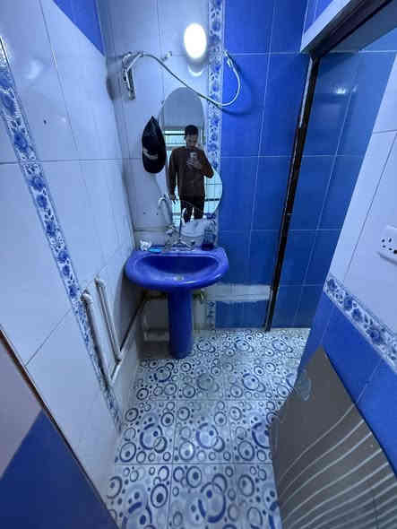 #للايجار طابق أرضي جديد 
يحتوي عل غرفتين نوم وصاله ومطبخ وصحيات 

السعر ٧٥٠ الاستفسار *********** 📞
