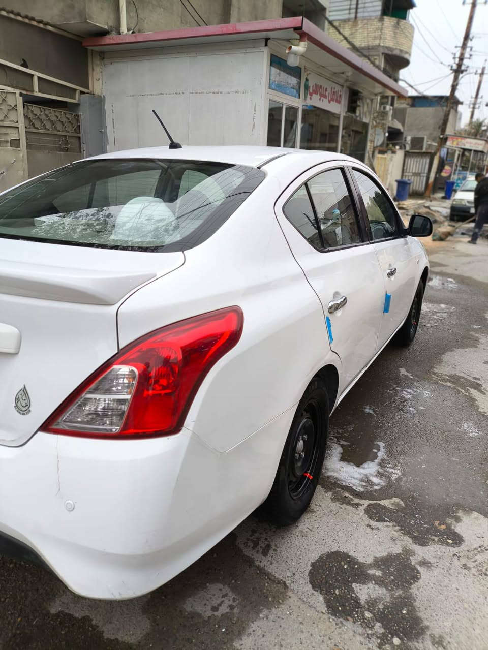 السلام عليكم
للبيع نيسان صني  2018  ام البليته الزرگه 
صبغ جاملغ خلفي صفحة السايق وبيها بارد بالباب قليل 
مواصفات نيسان معروفة 
يدات نيڪل 
تحڪم ستيرن 
حساسات 
مكينه كير مكفولات تبريد 
باتري جديد  تخم تاير 
تحويل مباشر سيارة بأسمي 

السعر ( 105 ) بيها مجال 
العنوان  بغداد الجديدة 
رقم /***********/
