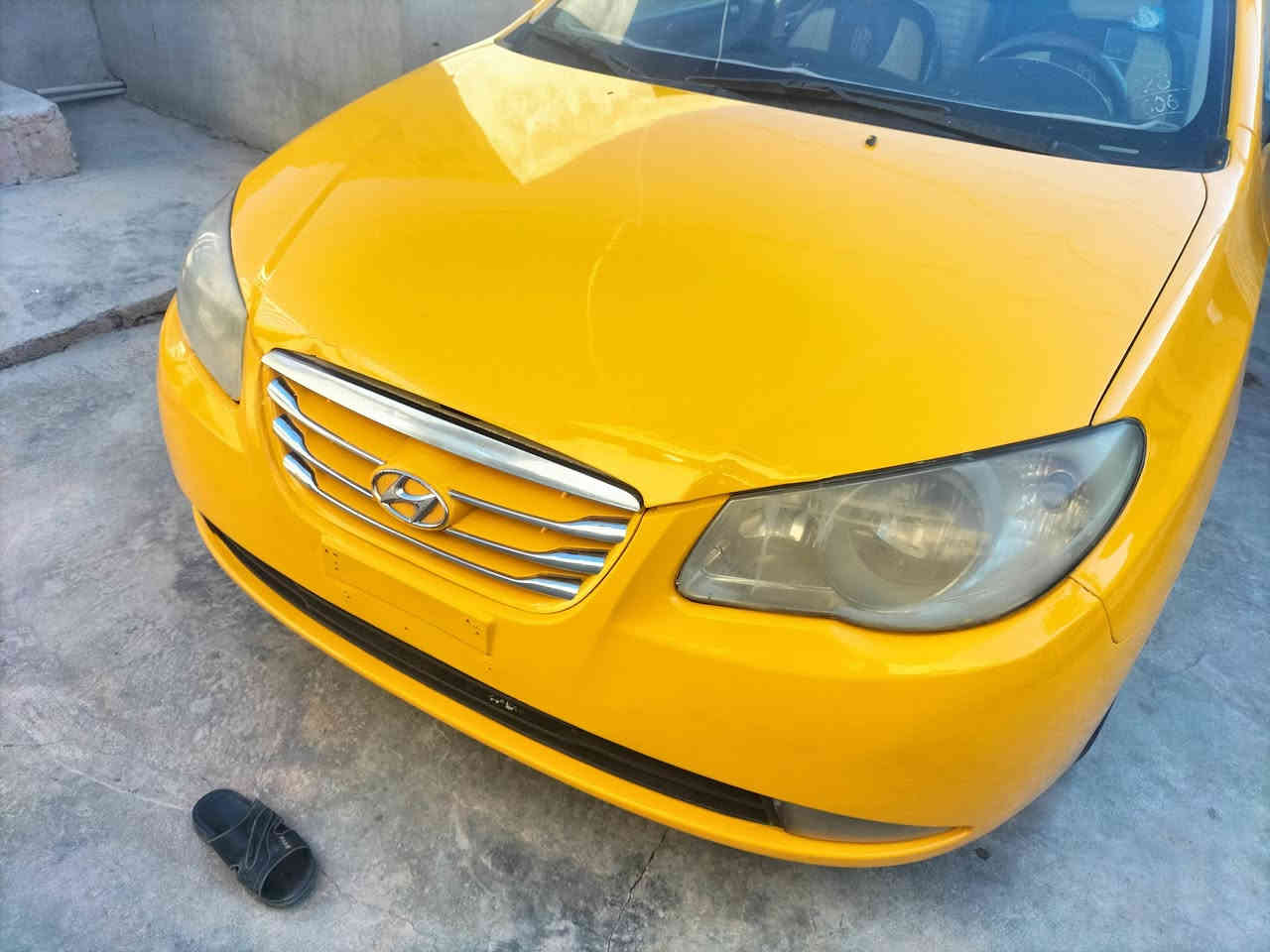 سلام عليكم لانترا 2011 خليجي بيه جاملق وبنيد مصفره نقابه وسنويه لل 28 كله جديد حتى المحرك البارحه مجلته ابيع بس 105 الي يريد يتصل على رقم ***********
