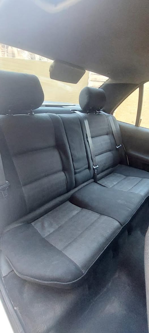 السلام عليكم للبيع
بيجو  306  جديده ماشيه 186 الف كيلو بيها بارد بسيط وهذا الحار الموضح بالصور بدون صبغ  
موديل ٢٠٠٢ باسمي رقم بغداد مشروع وطني حره
السعر ٥٥ وبيها مجال مكاني بغداد الامين الثانيه 
رقم الهاتف /***********
