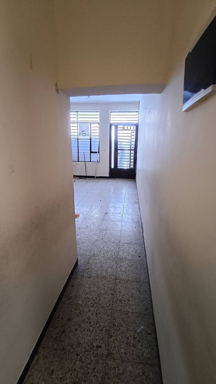 السلام عليكم
شقة للأيجار طابق ارضي 
الحرية الاولى البستان قرب اسواق ناجي
تحتوي على غرفتين وصالة كبيرة ومطبخ كبير
ومنورين

للاستفسار ***********
