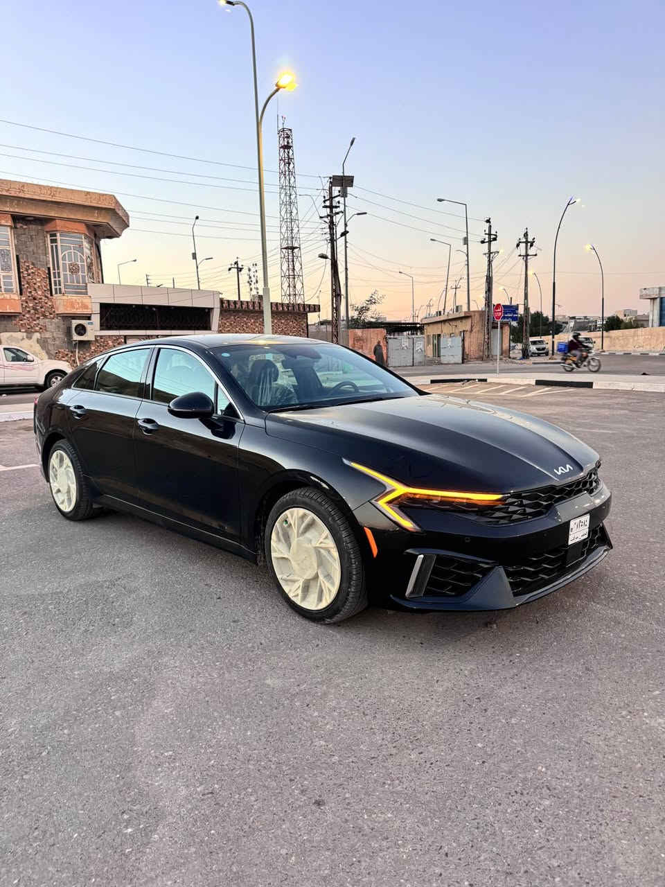 زيرو مديل 2025 K5 

 كيا فايف سيارة جديدة زيرو مكفولة من كلشي ماشيه 300 كيلو فقط رقم بصرة بسمي حره فول موصفات GT Line  السعر. 200 للستفسار : *********** البصرة, العراق
