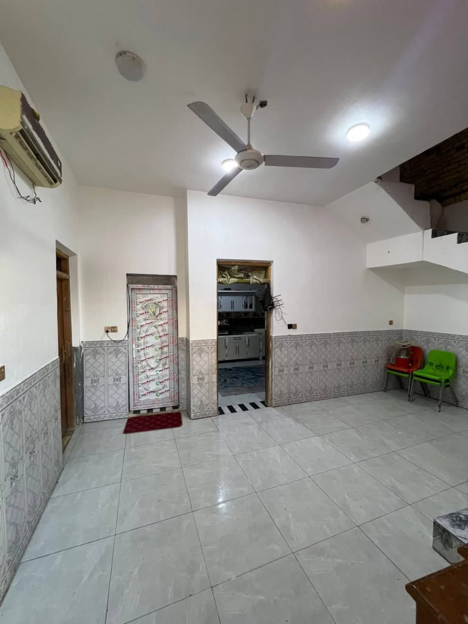 ناحية اور سديناويه قرب صيدلية الروان مساحة 100متر متوفر كل الخدمات سعر*********** ٦٥
