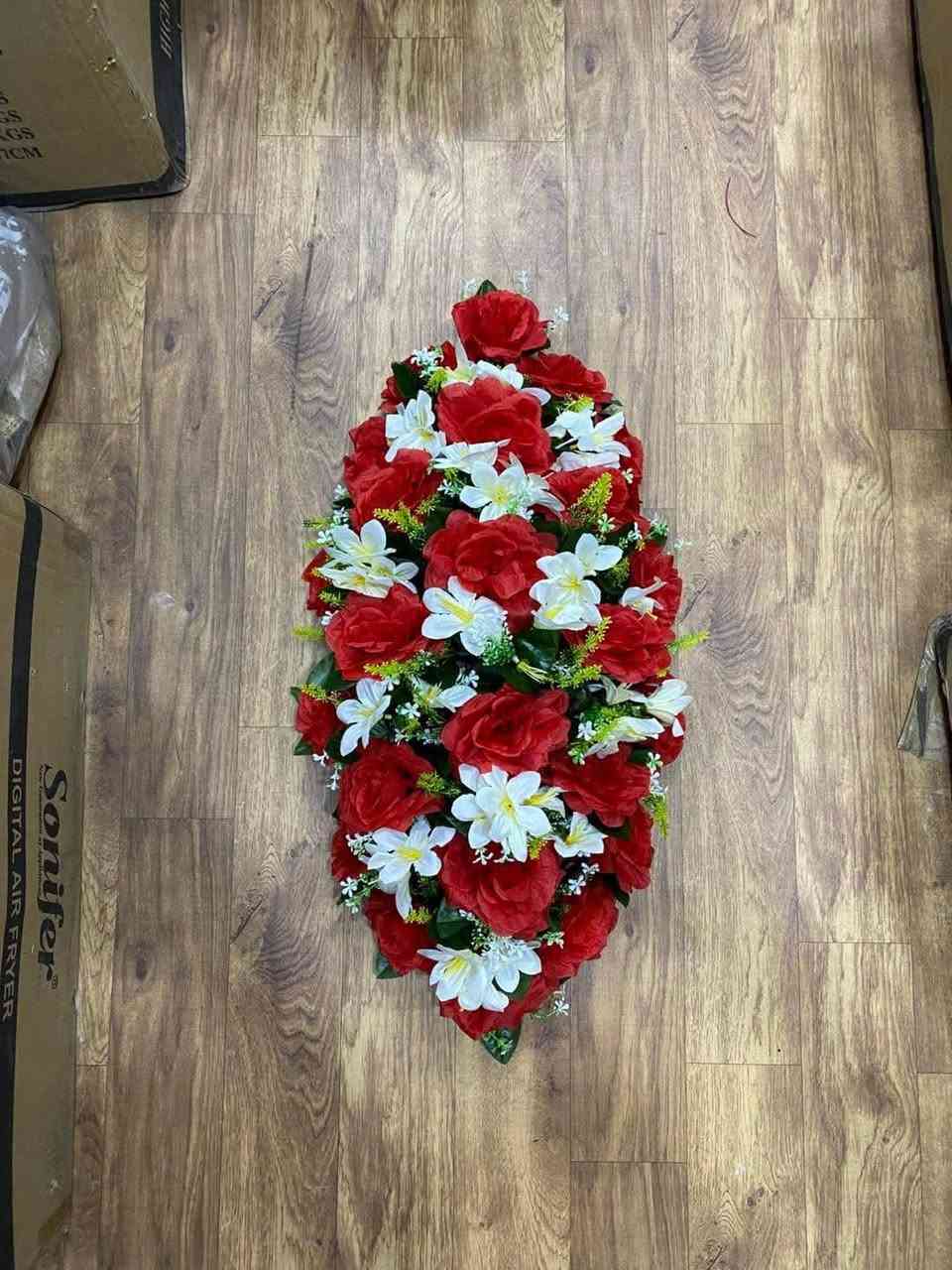 السلام عليكم  يتوفر لدينا ورد طبيعي 
وورد صناعي 
 وورد امتار صناعي ومسكات تخرج ومسكات أعراس 
 واكسسوارت جمله  حسب الطلب توجد خدمة توصيل بغداد وباقي المحافظات للحجز 
***********
