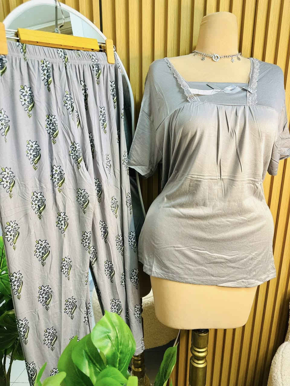 #تم التكرار ✌️
الموديل الي كلكم حبيتو وحبيتو الخامه 
فانيله زبده بارد ⛱️

قياسات L_xl_xxl_xxxl

⤵️⤵️


**إذا كنت صاحب هذا الإعلان وتريد حذفه لأي سبب، رجاءا أرسل رسالة إلى الدعم الفني**