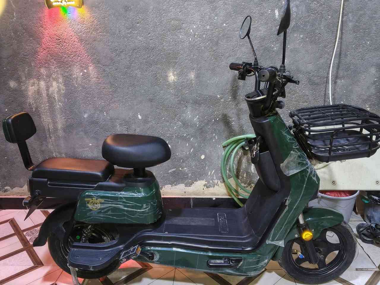 السلام عليكم دراجه شحن للبيع موديل25 واحد على واحد 
العنوان: ناصريه مركز المدينه 
السعر:390وبيه مجال حك الجيه 
رقم التلفون:***********
