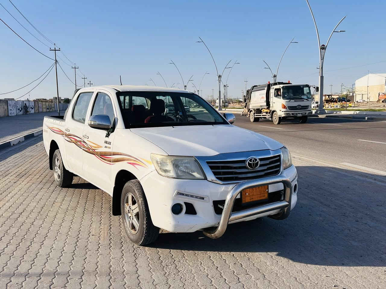 سلام عليكم فلاونزه موديل ٢٠١٥ رقم قادسيه بأسمي سنويه لغاية ٢٠٢٩ 
السياره مكفوله من الضربه والتبديل بيه باردين بسيطات وصبغ ربع الباب الخلفي والباقي كفاله 
مكينه گير تبريد ثلج حدادة تخم تاير جاهزه سياره من كلشي 
للأستفسار:***********
***********
السعر/٢١٥ ورقه دولار أمريكي
